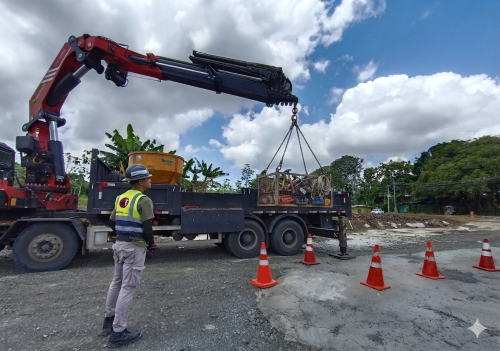 Operador de Camión Grúa de Brazo Articulado