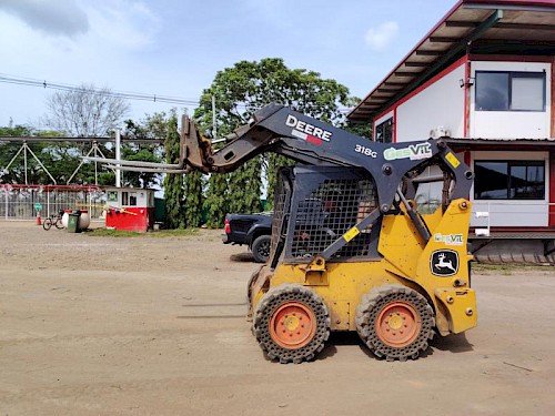 Operador de Minicargador